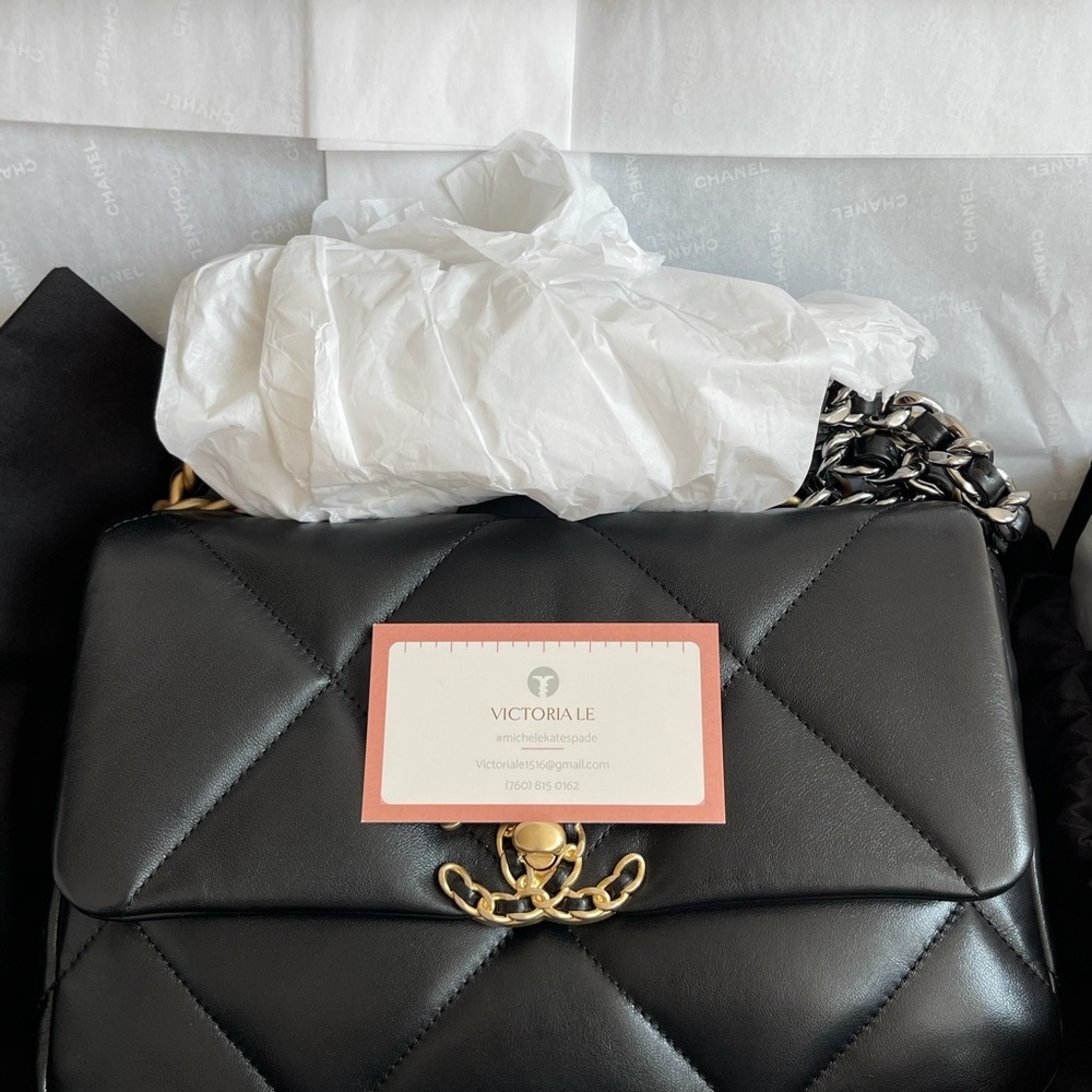 NEW CHANEL19 22B Black Lambskin Small Flap Bag Mix Hardware w/receipt - Picture 2 of 15